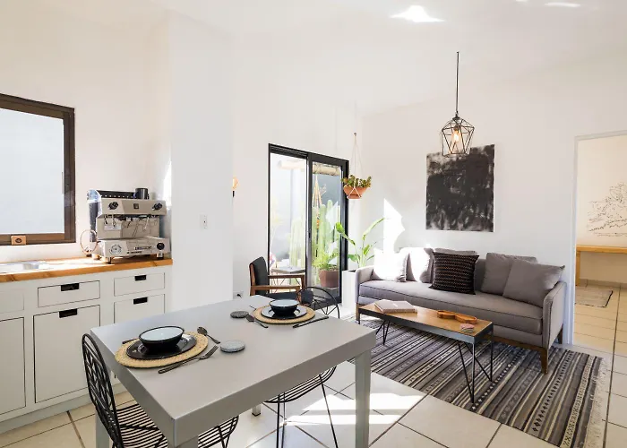Outsite Cabos - Entire 4-bedroom Holiday home